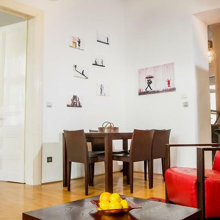 Rudjer Apartment, City Center, 2Br, Spacious Zagreb Buitenkant foto